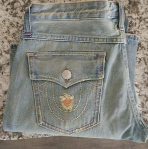 😍Distressed peek-a-boo True Religion jeans!